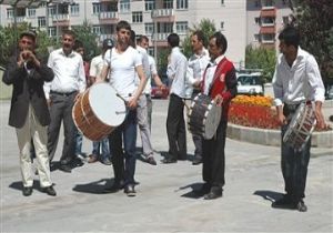 Bu Ramazan zurna çalmak yasak..